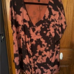 Soft red n black tie dye